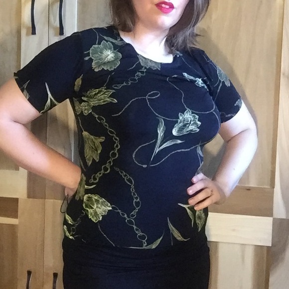 MUST GO Dark Floral Stretchy Vintage Tshirt 90s - Picture 2 of 10